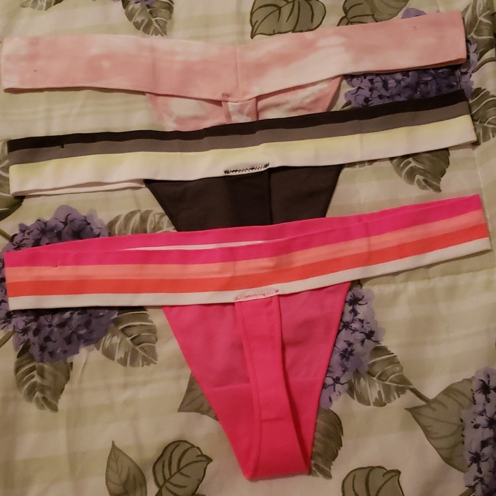 Pink Victoria secret woman thong - Picture 3 of 5
